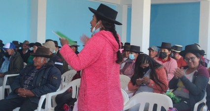 A picture containing person, indoor, people

Description automatically generated