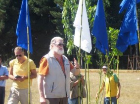 Pessoas pousando para foto  Descrição gerada automaticamente 